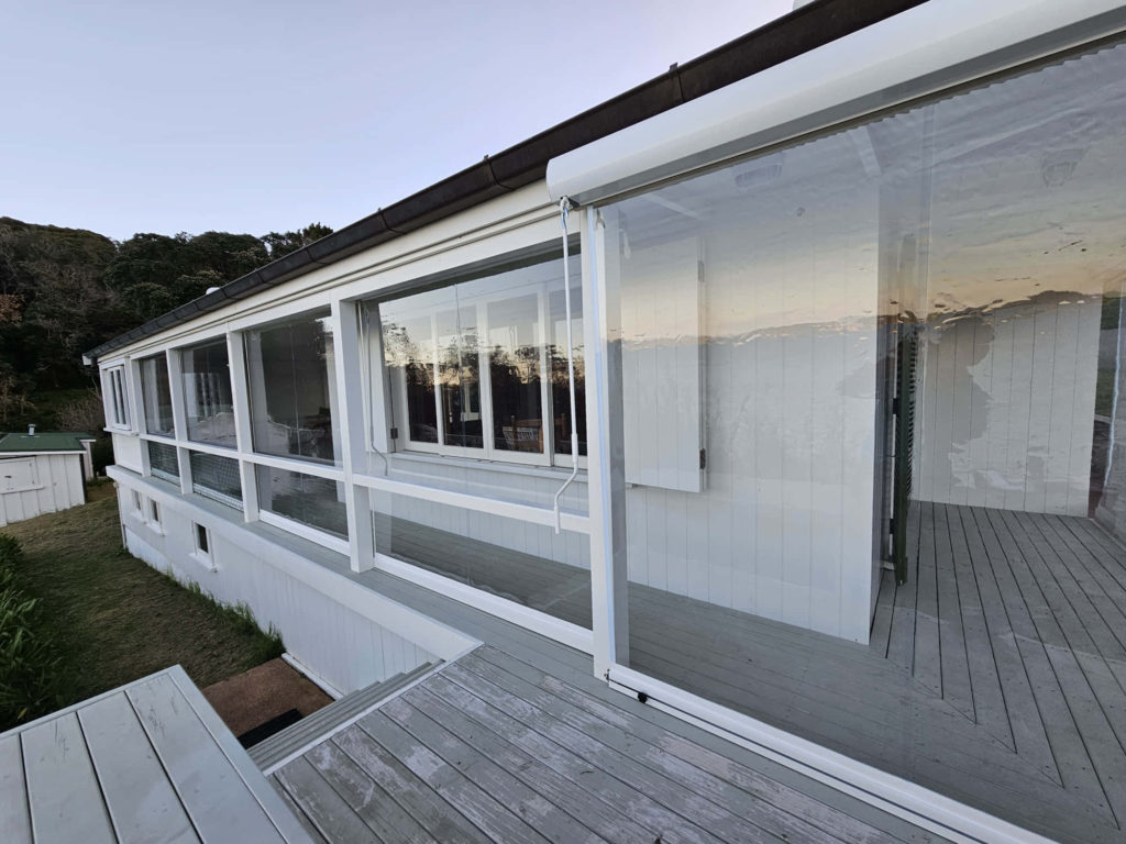 Customisable cafe blind on Waiheke Island - Waiheke Blinds and Awnings - Outdoor Shading Solutions